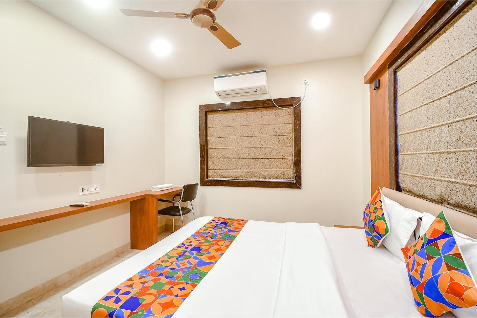 Fabhotel Dream World Residency - Nr Biswa Bangla Gate Kolkata Bagian luar foto