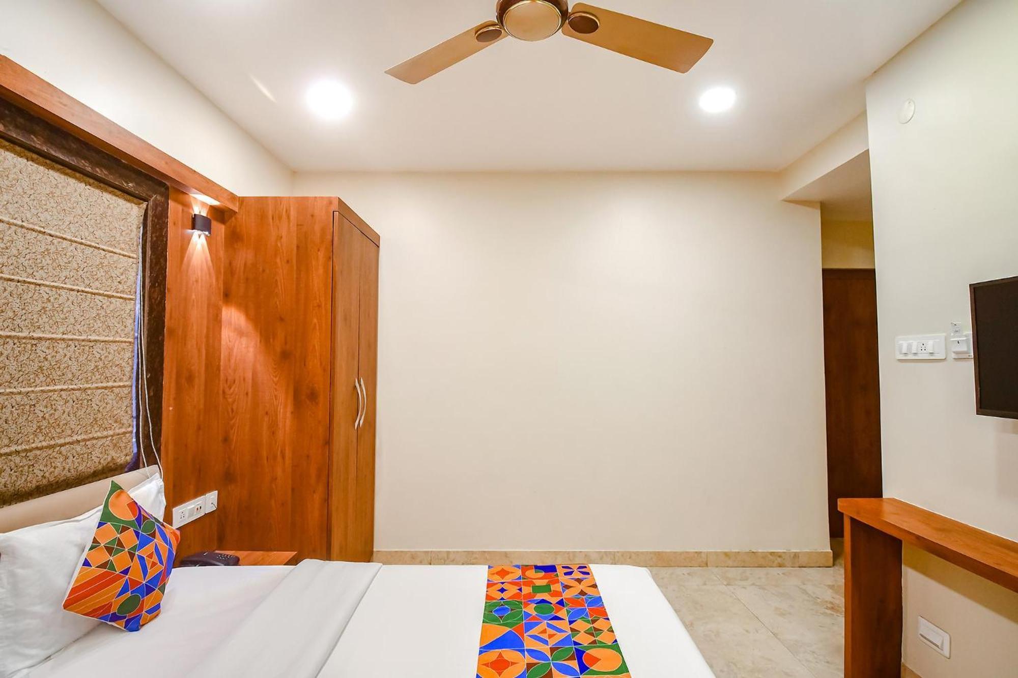 Fabhotel Dream World Residency - Nr Biswa Bangla Gate Kolkata Bagian luar foto