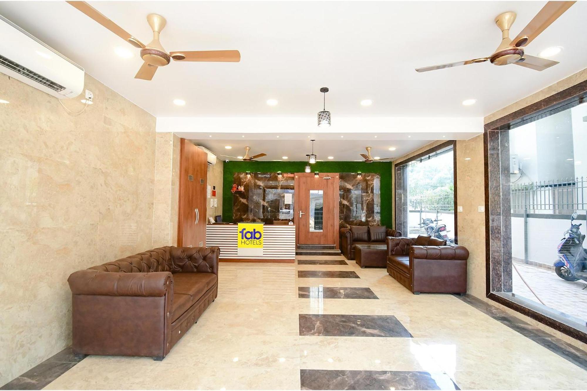 Fabhotel Dream World Residency - Nr Biswa Bangla Gate Kolkata Bagian luar foto