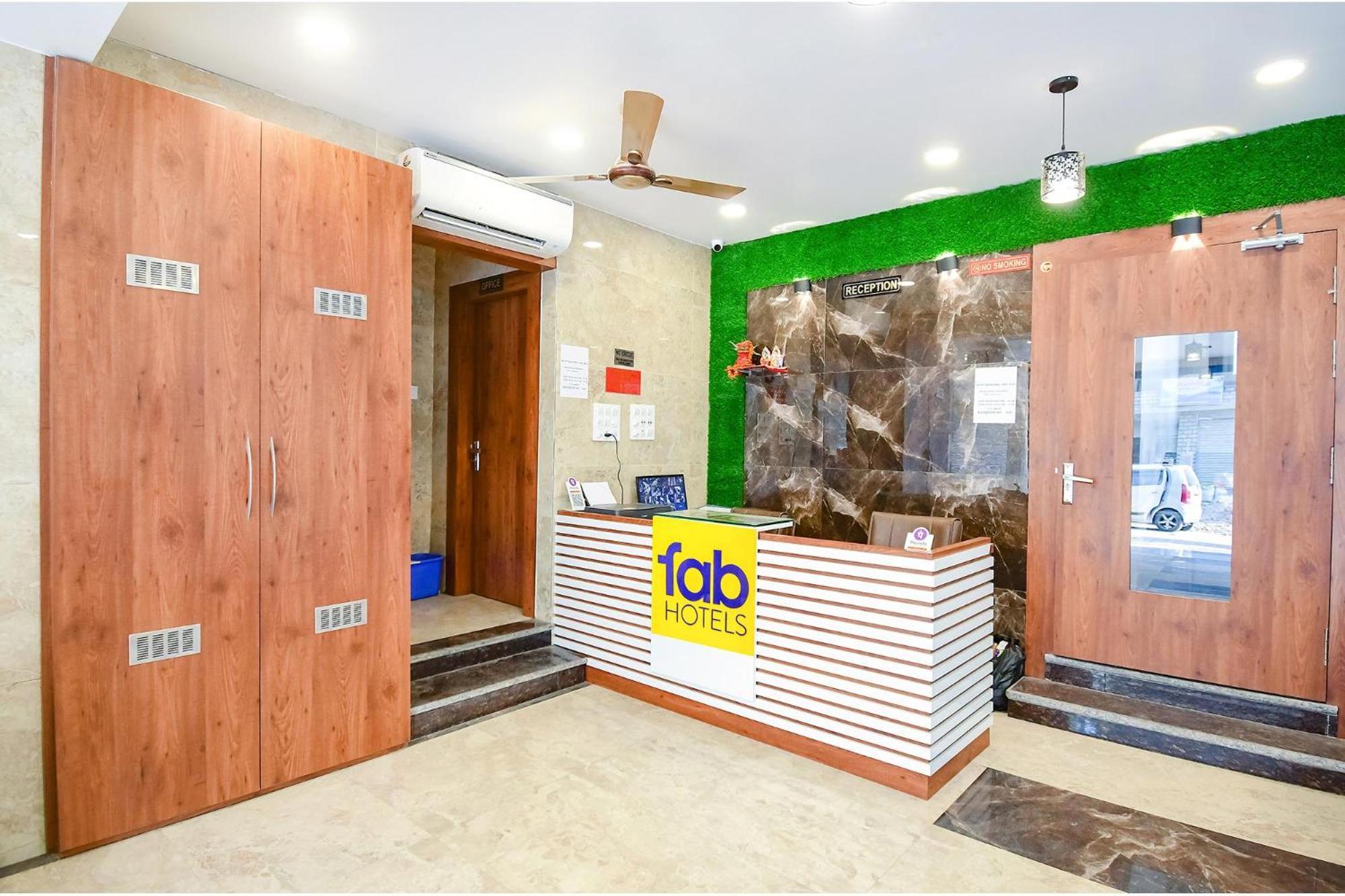Fabhotel Dream World Residency - Nr Biswa Bangla Gate Kolkata Bagian luar foto