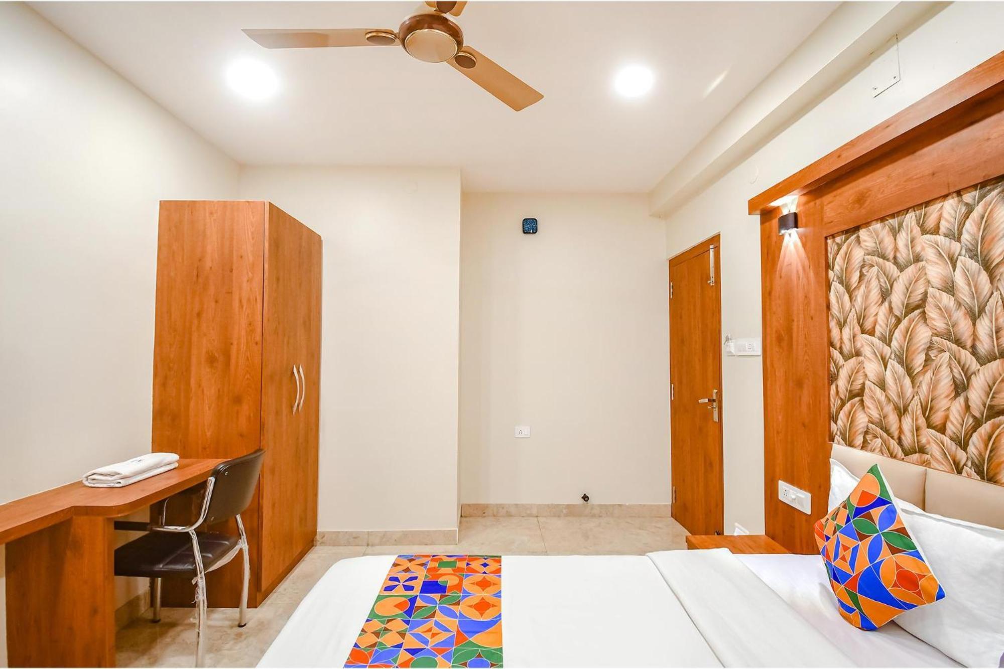 Fabhotel Dream World Residency - Nr Biswa Bangla Gate Kolkata Bagian luar foto