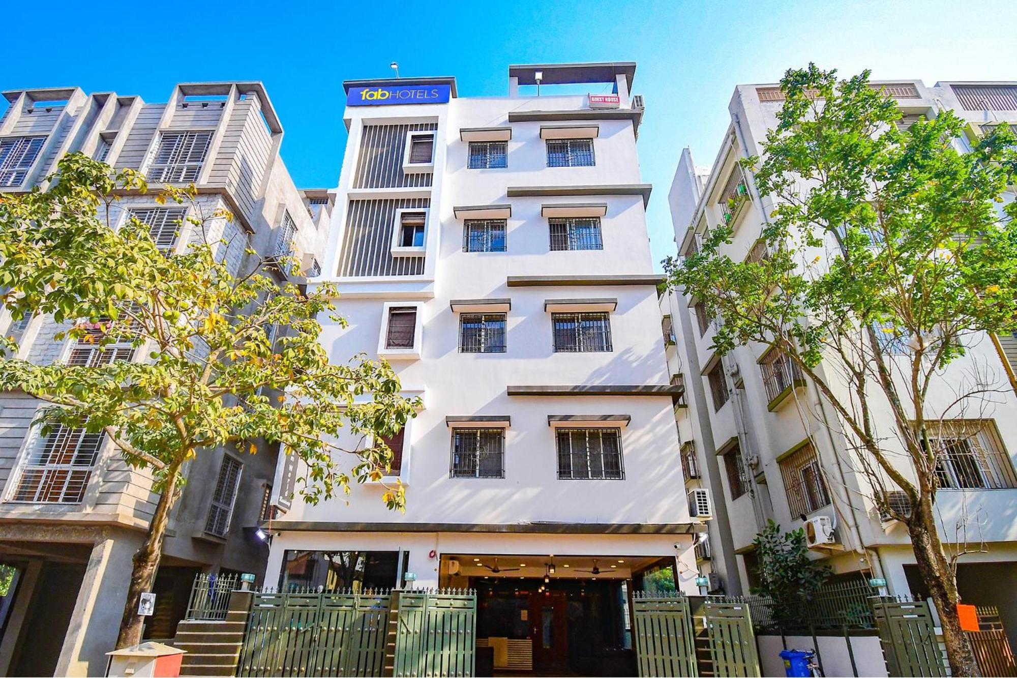 Fabhotel Dream World Residency - Nr Biswa Bangla Gate Kolkata Bagian luar foto